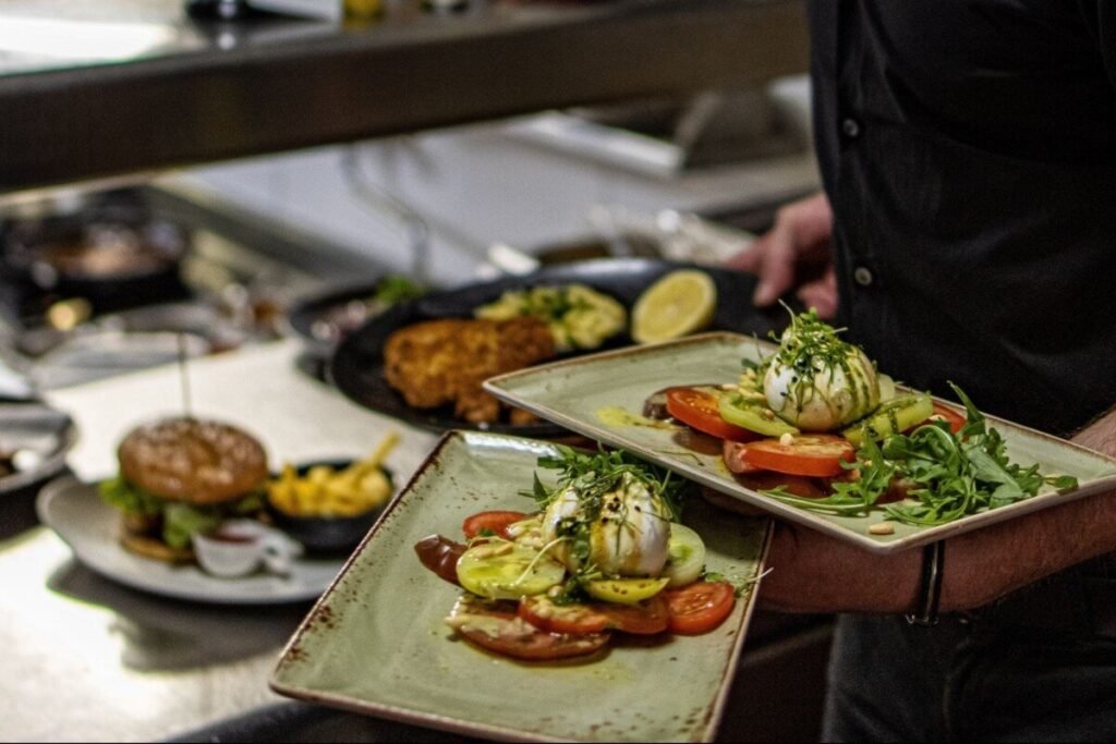 High Cost, Emotional Appeal Stops Restauranters From Kitchen Automation?